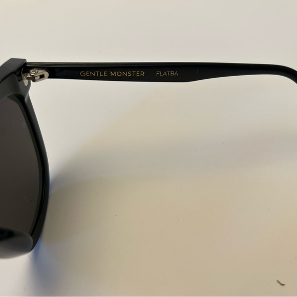 New GENTLE MONSTER - Picture 4 of 4